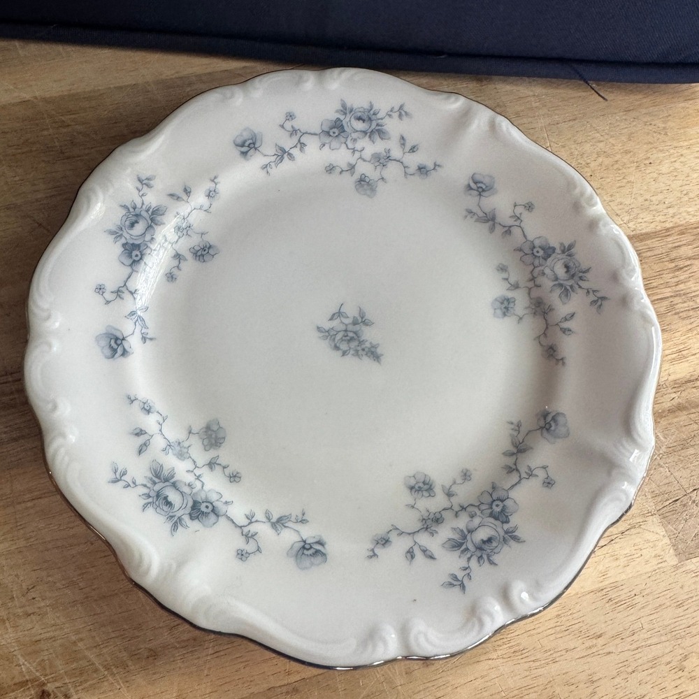 Johann Haviland Blue Garland Bavaria Germany 7.5 Inch Salad Dessert Plate